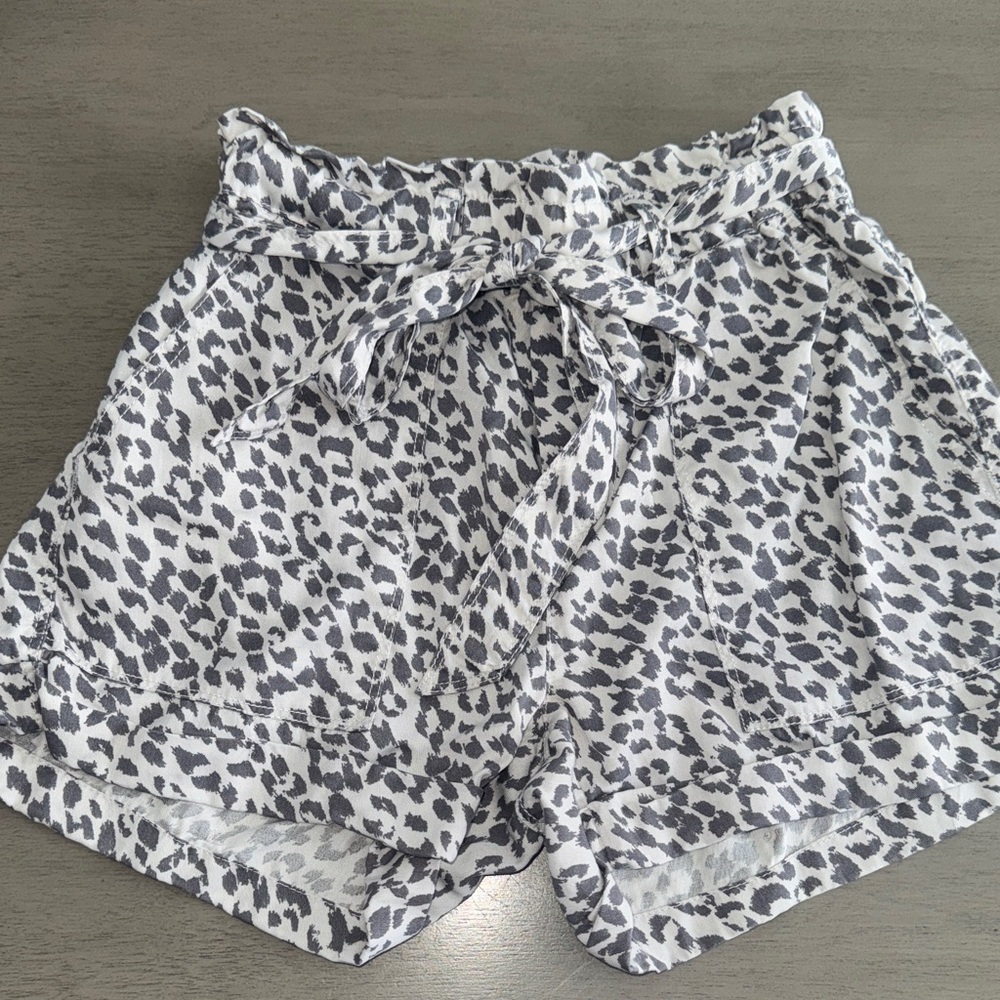 Aerie Gray Leopard Print High Waist Shorts